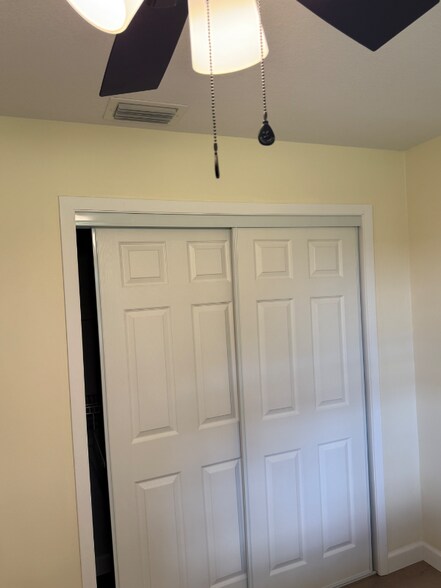 Building Photo - 4127 Grove Pl