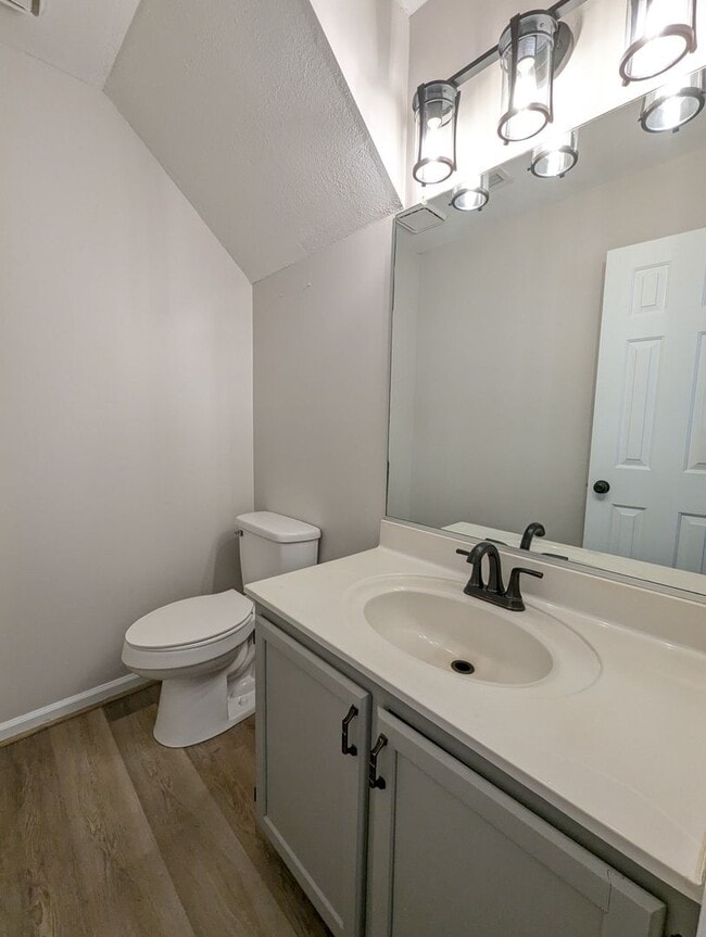 Building Photo - 143 Barn Swallow Rdg