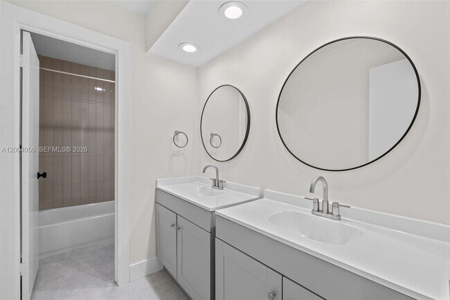 Building Photo - 9547 SW 146th Pl