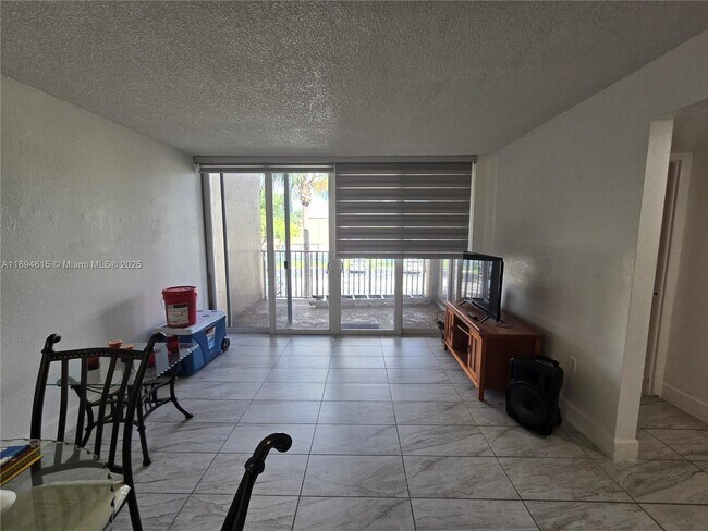 Building Photo - 10801 SW 109th Ct
