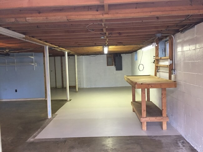 Building Photo - 507 N Gilmer Park