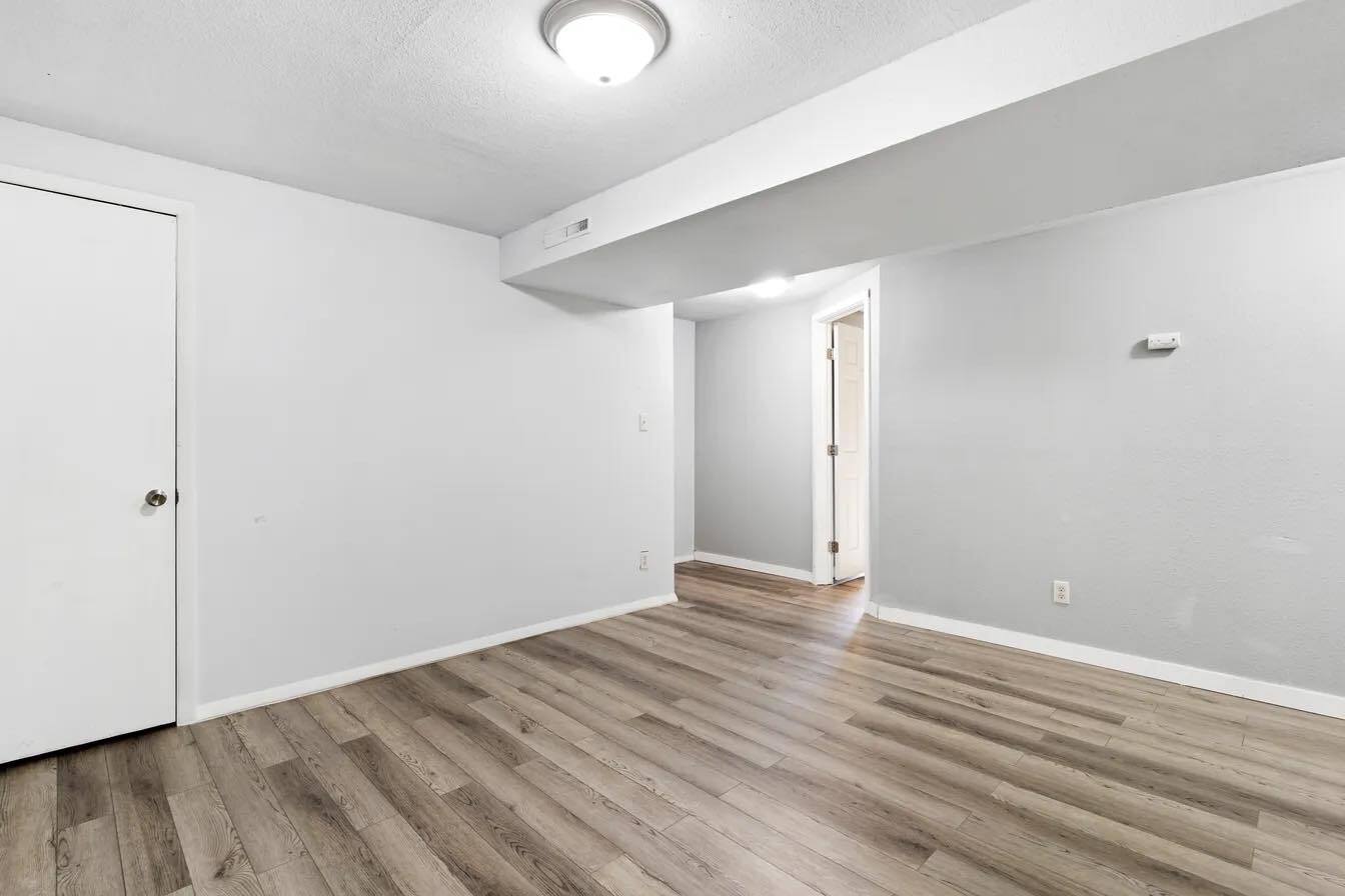 Building Photo - 408 Maplewood Dr