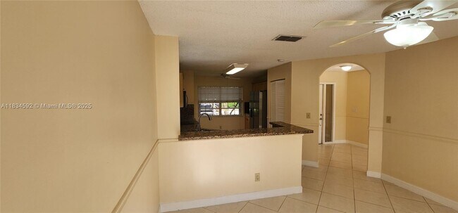 Building Photo - 2957 Oak Park Cir