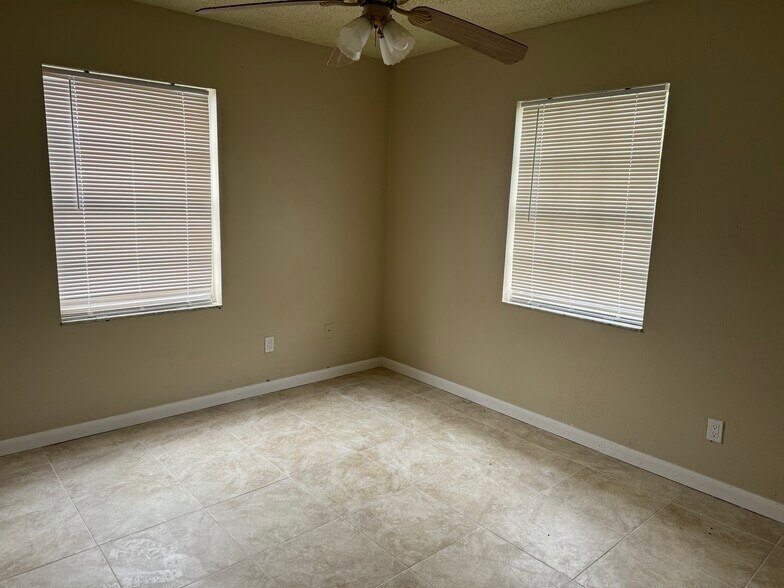 Building Photo - 8511 Blue Ridge Dr