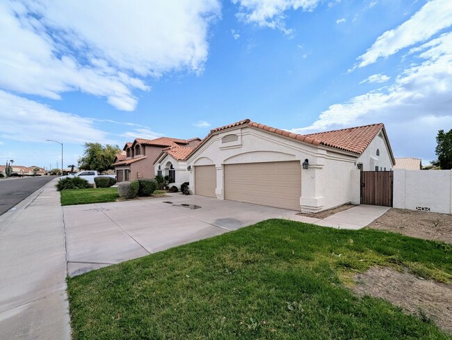 Building Photo - 12417 W Encanto Blvd