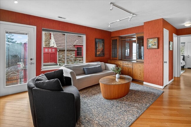 Building Photo - Urban Oasis on the Lake- Condo in Downtown Madison