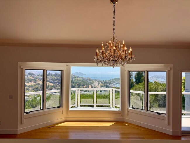Building Photo - PANORAMIC BAY VIEW ESTATE IN PRESTIGIOUS TIBURON