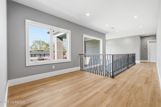 Building Photo - 84 Cooper Ave