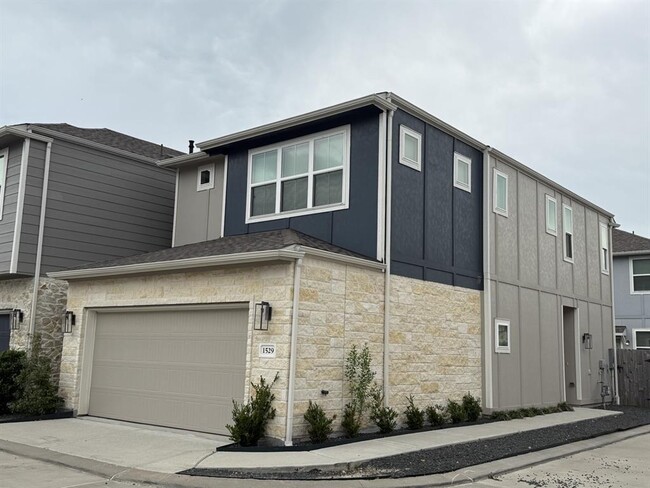 Building Photo - 1529 Parkland Oak Dr