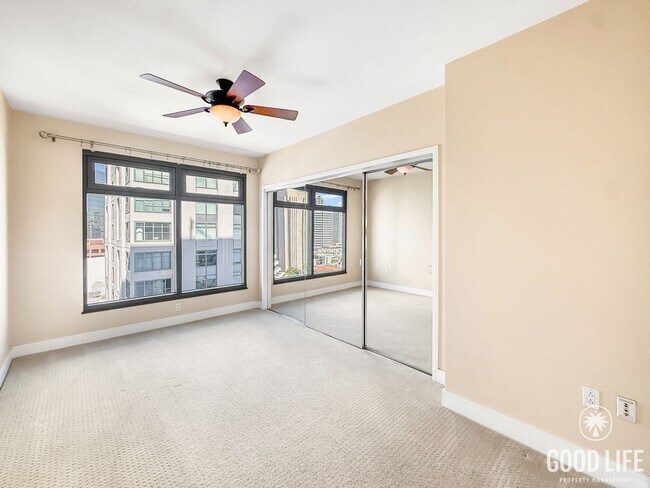 Building Photo - Downtown Luxury Living – 2B/2BA Condo with City Views!