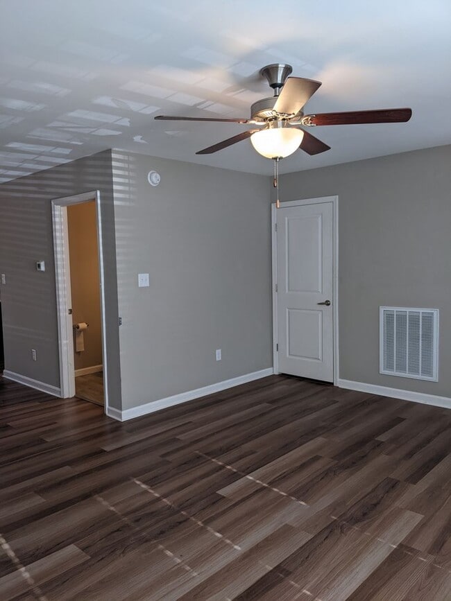 Building Photo - Black Mountain Rental - Duplex