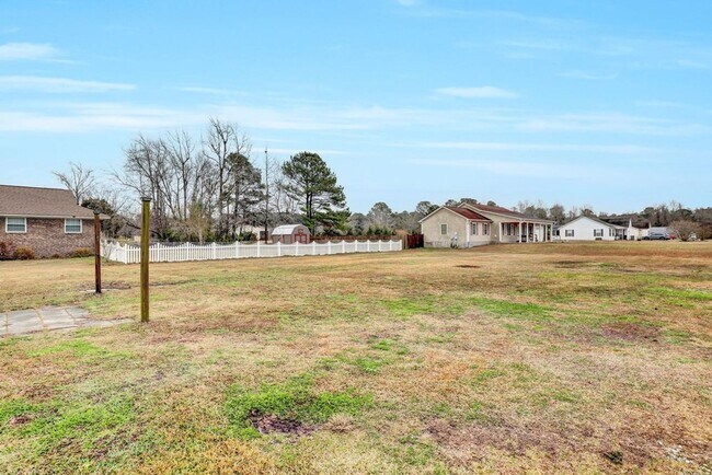 Building Photo - 1714 Old Folkstone Rd