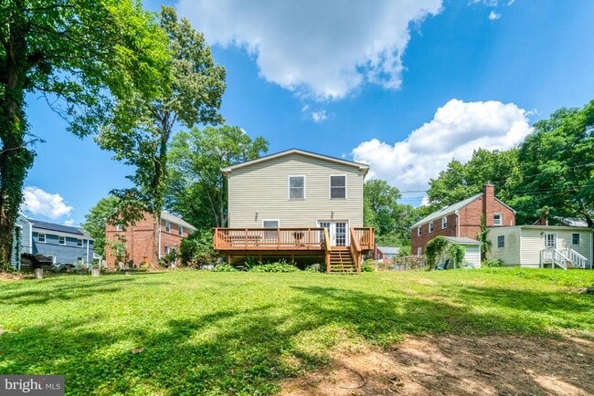 Building Photo - 1424 N Longfellow St