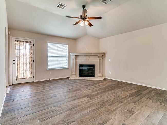 Building Photo - 3 Bed/2 Bath in Sonador of Montague Subdivision - Deer Creek Schools
