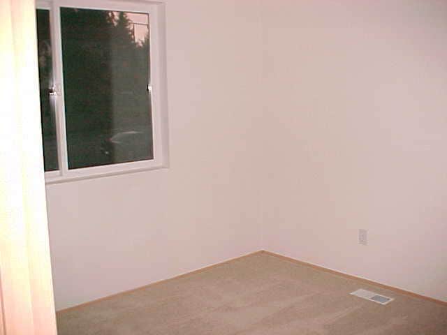 Building Photo - 2029 E Grand Ave