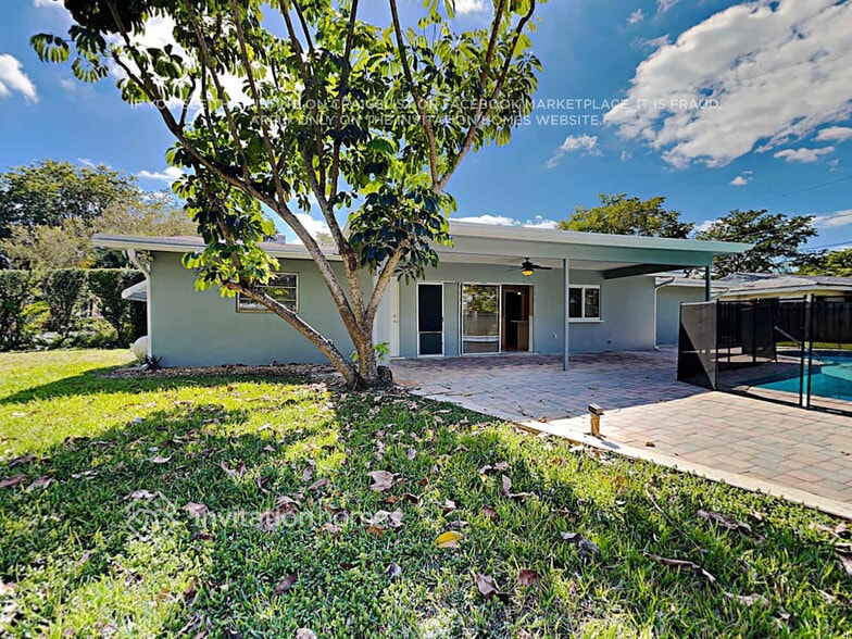 Building Photo - 7001 NW 11th Pl