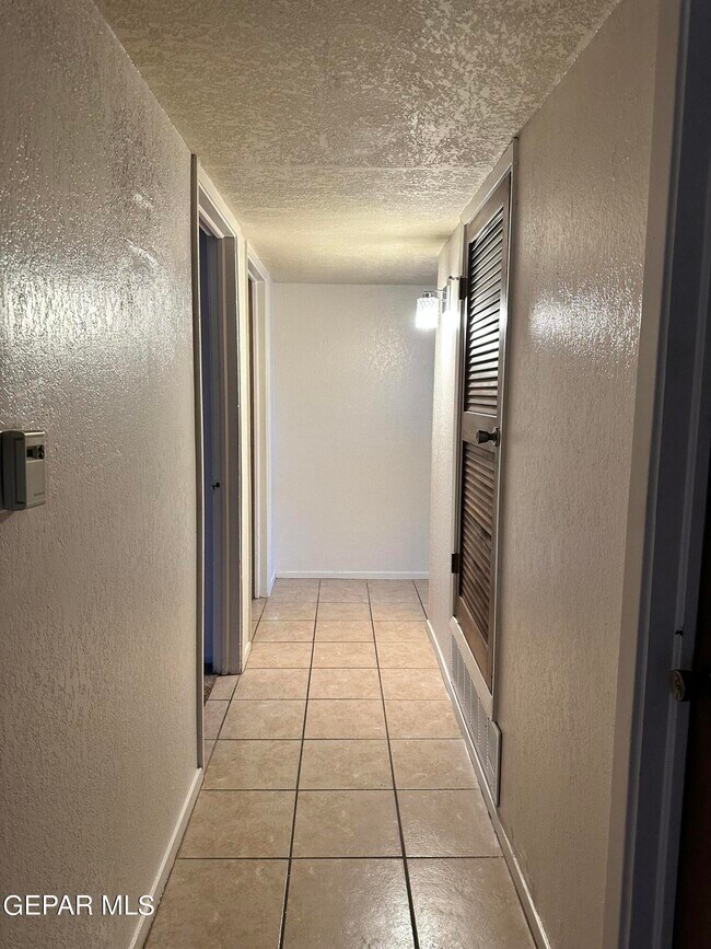 Building Photo - 8705 Galena Dr