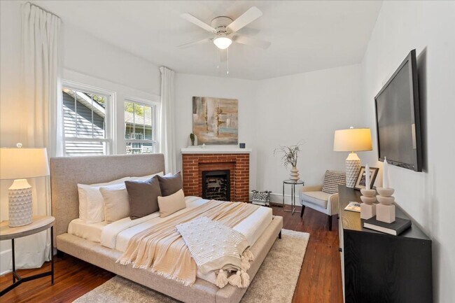Building Photo - There is a Wow Factor in this Fully Renova...