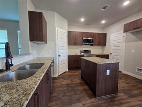 Building Photo - 9914 Grosbeak Ln