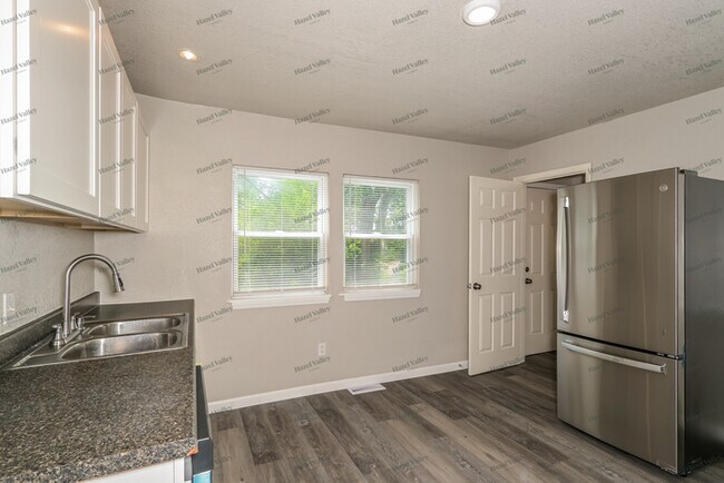 Building Photo - 3416 Westridge Ln