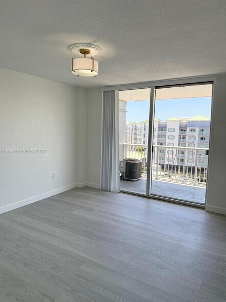 Building Photo - 1800 NW 24th Ave