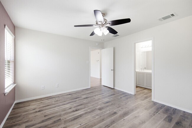 Building Photo - Charming 3 bedroom Home in Hutto!