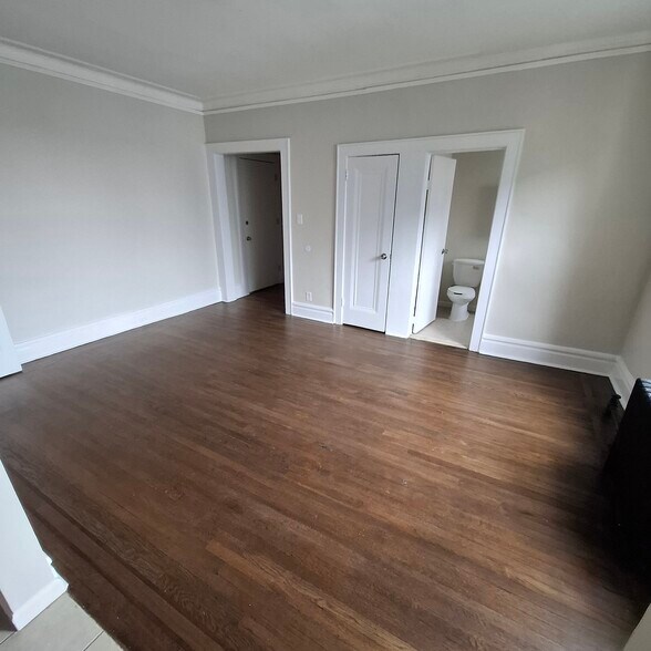 24 S Grove St C5 - 82 S Grove St