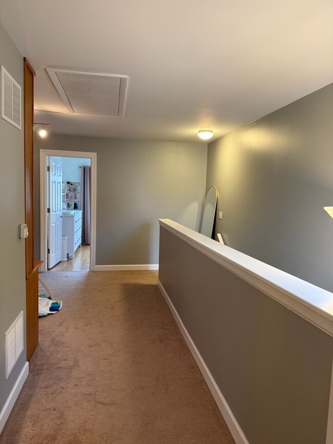 Building Photo - 378 Tower Dr