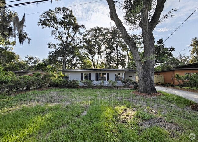 Building Photo - 1931 River Bluff Rd N