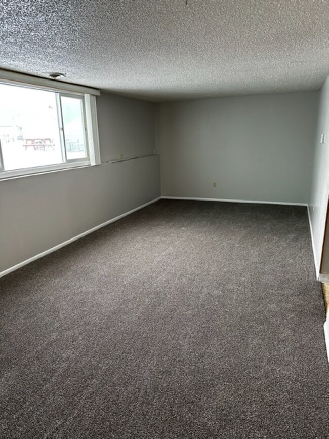 Building Photo - 334 Hallowell Ln
