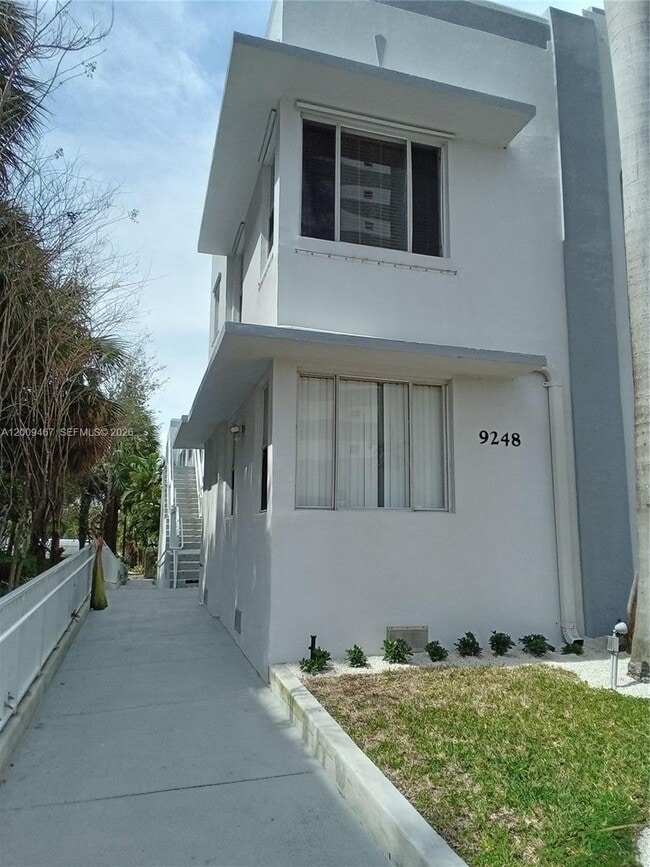 Building Photo - 9248 Collins Ave