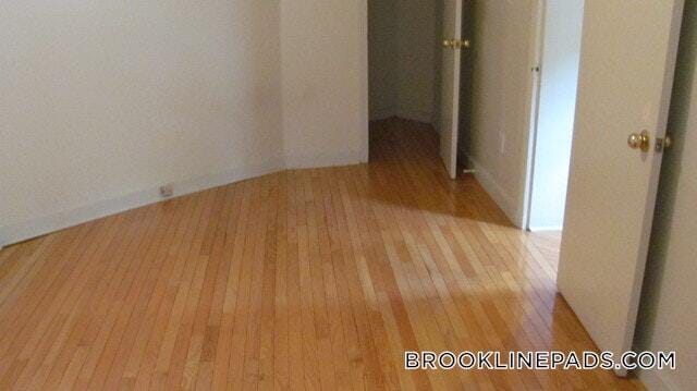 Building Photo - 208 Winthrop Rd