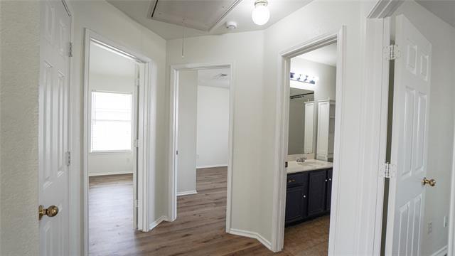 Building Photo - 3124 Creekside Dr