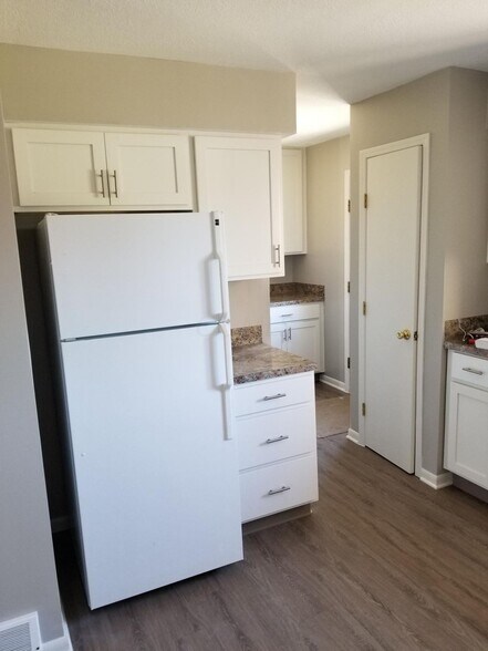 Building Photo - 1725 Churchill Downs Rd