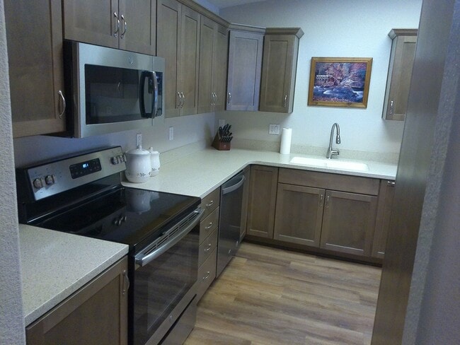 Building Photo - Seasonal rental 2 bedrooms 2 bathrooms