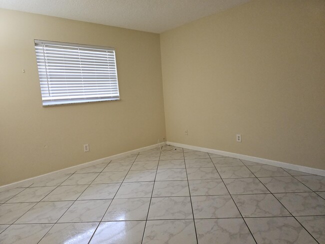 Building Photo - 4678 Myla Ln
