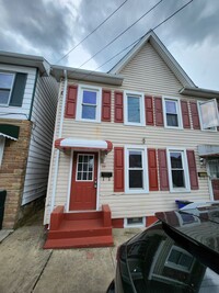 Building Photo - Newly Renovated 3bed/1Bath Single Family