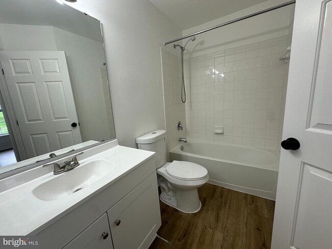 Building Photo - 1327 Lewis Ln