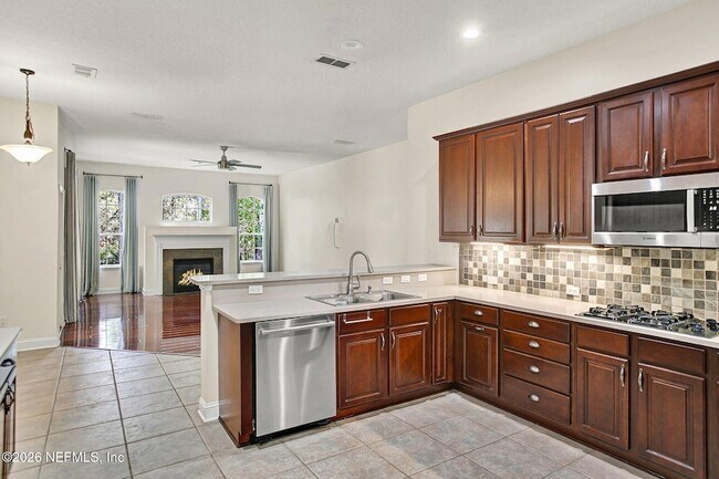 Building Photo - 1837 Forest Glen Way