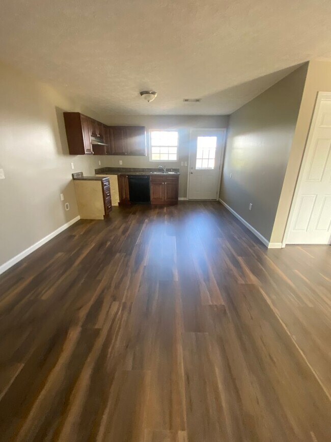 Building Photo - Now Leasing - 3 bedroom 2 bath White Pine, TN