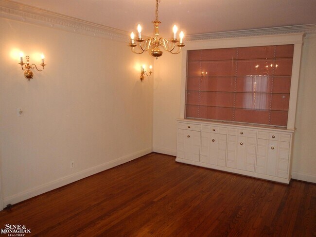 Building Photo - 752 Trombley Rd