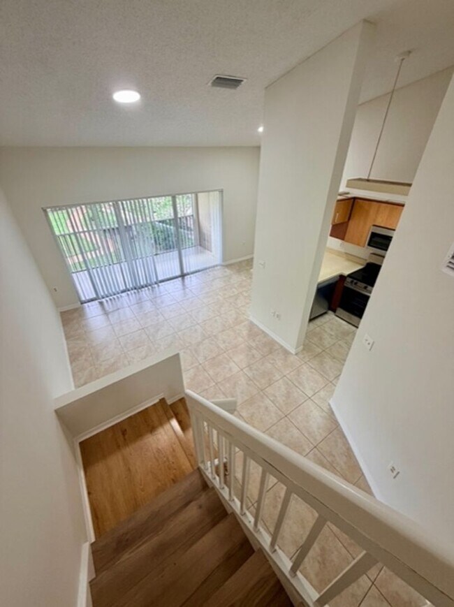 Building Photo - Great Condo in West Palm Beach