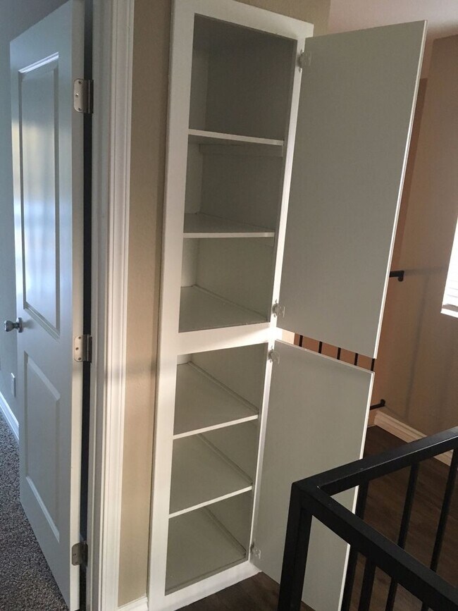 Building Photo - 859-861 Mola Vista Way