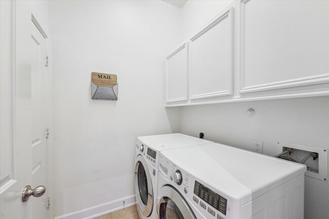 Building Photo - 11 Knotwood Ct