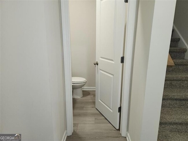 Building Photo - 235 Vly Oak Dr