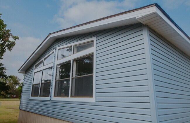 Building Photo - 30507 N 2960 Rd
