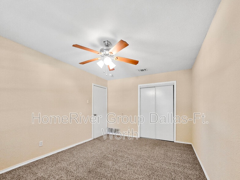 Building Photo - 6824 Shadydale Dr