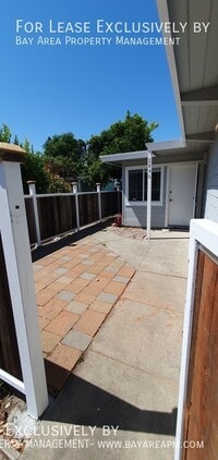Building Photo - 2846 Blenheim Ave