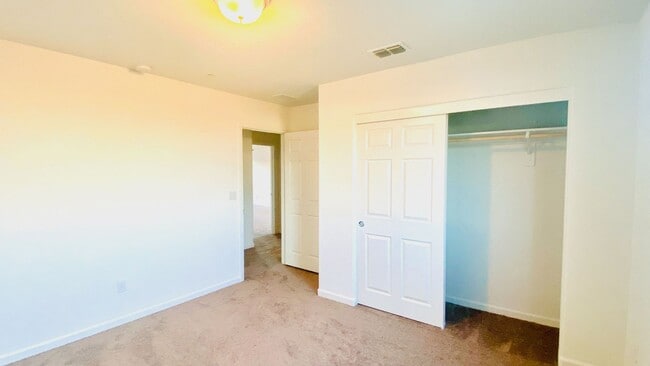 Building Photo - Beautiful Two Story Home in the Olivewood ...