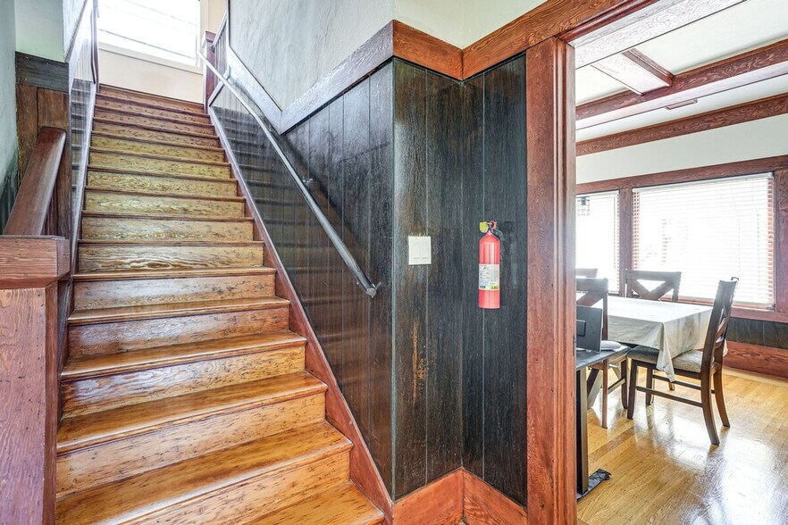 Building Photo - 1334 8th St